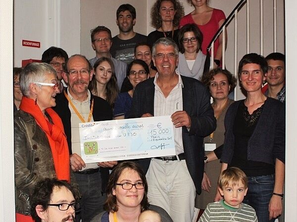 Remise de chèque au labo U 830, Institut Curie, Paris.